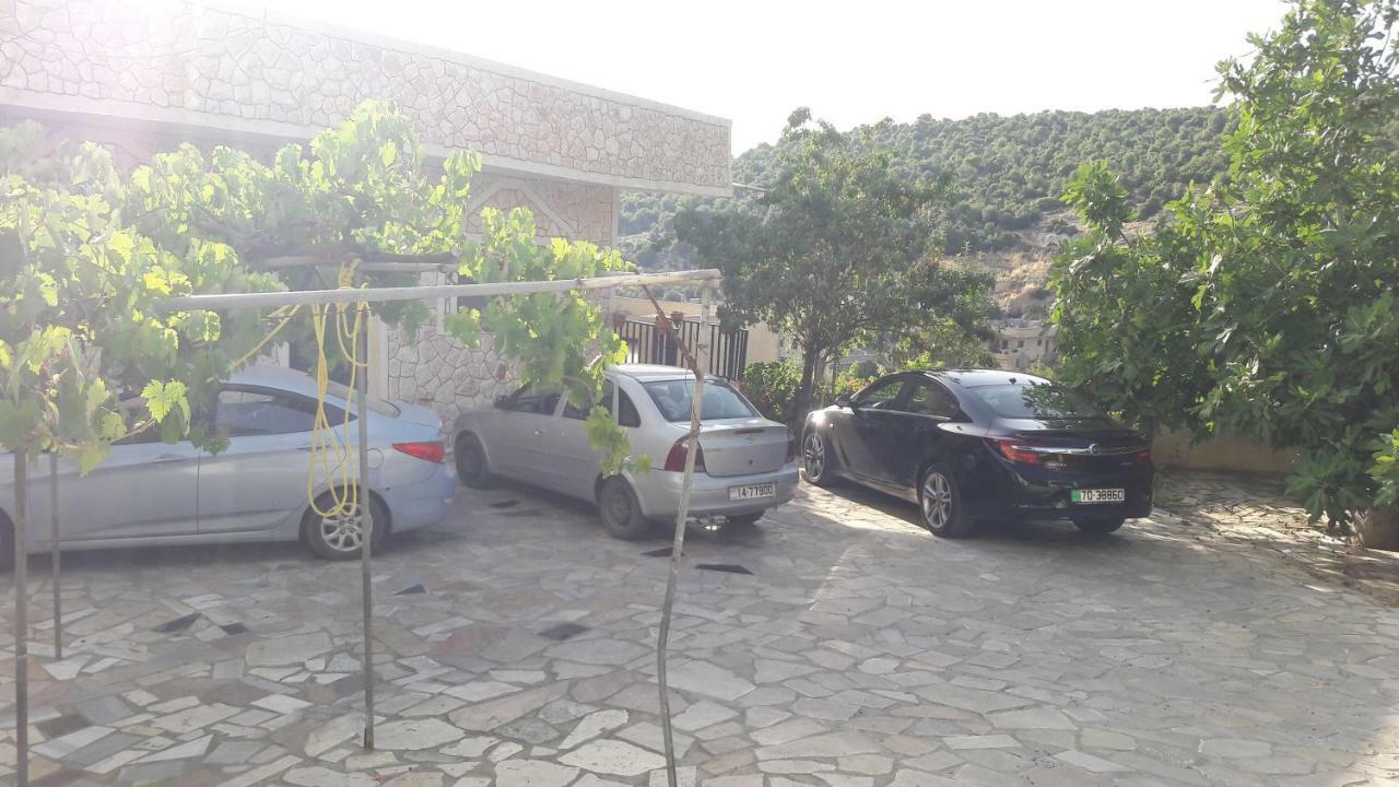 Mhna Guest House ‘Ajlūn Exterior foto