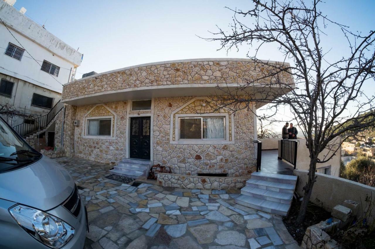 Mhna Guest House ‘Ajlūn Exterior foto